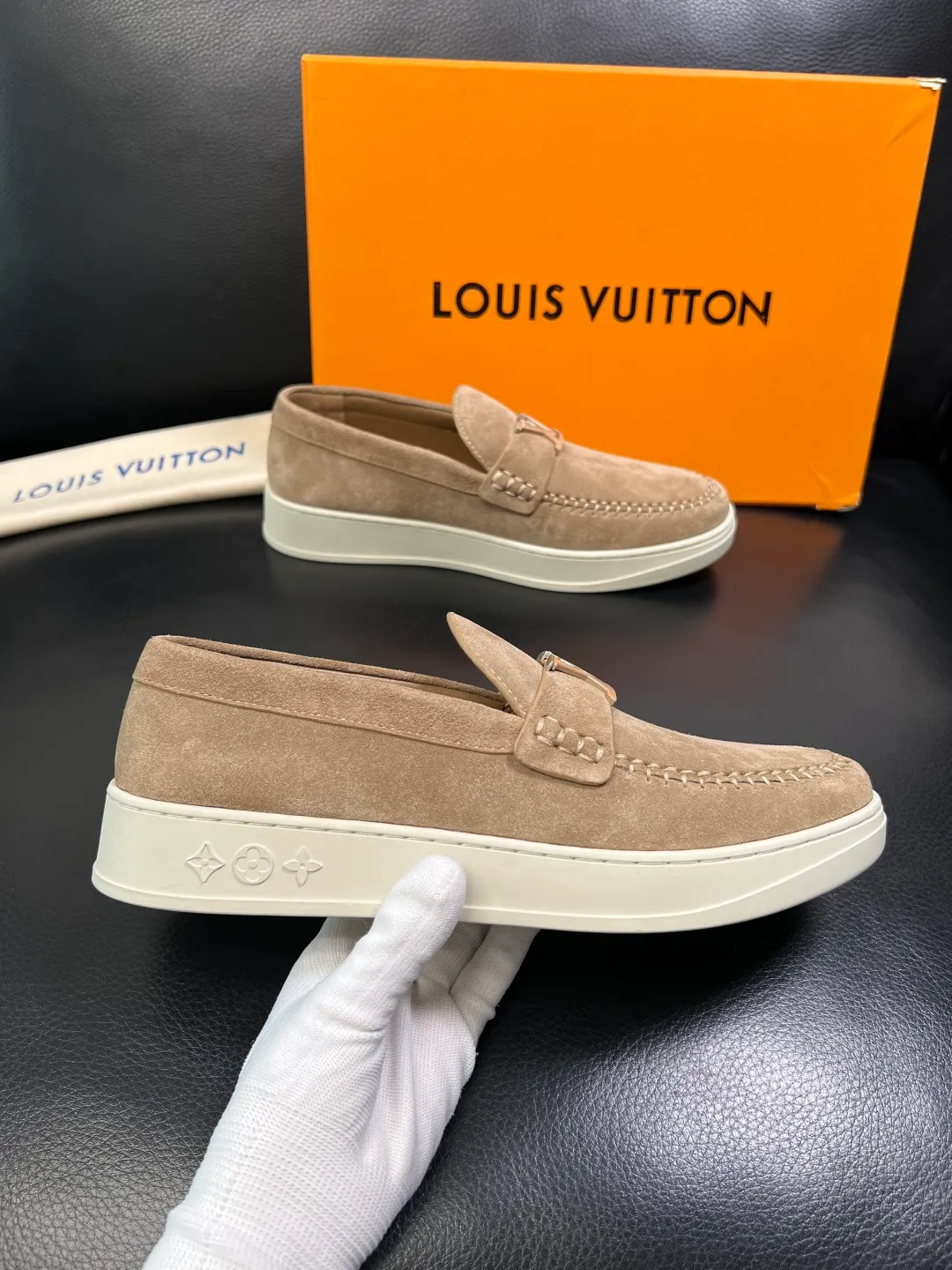 Men's shoes 💰740 Lv high quality top crafts Louis Vuitton, sports sneakers counter synchronization, uppers imported from Italy, high-quality splicing colorful complex crafts, imported mesh pads soft and comfortable, soles: original soles specially provided by the original factory, T men's shoes 💰U exclusive movable molded soles super comfortable, original factory single goods, code number 38-44 (customized 45)